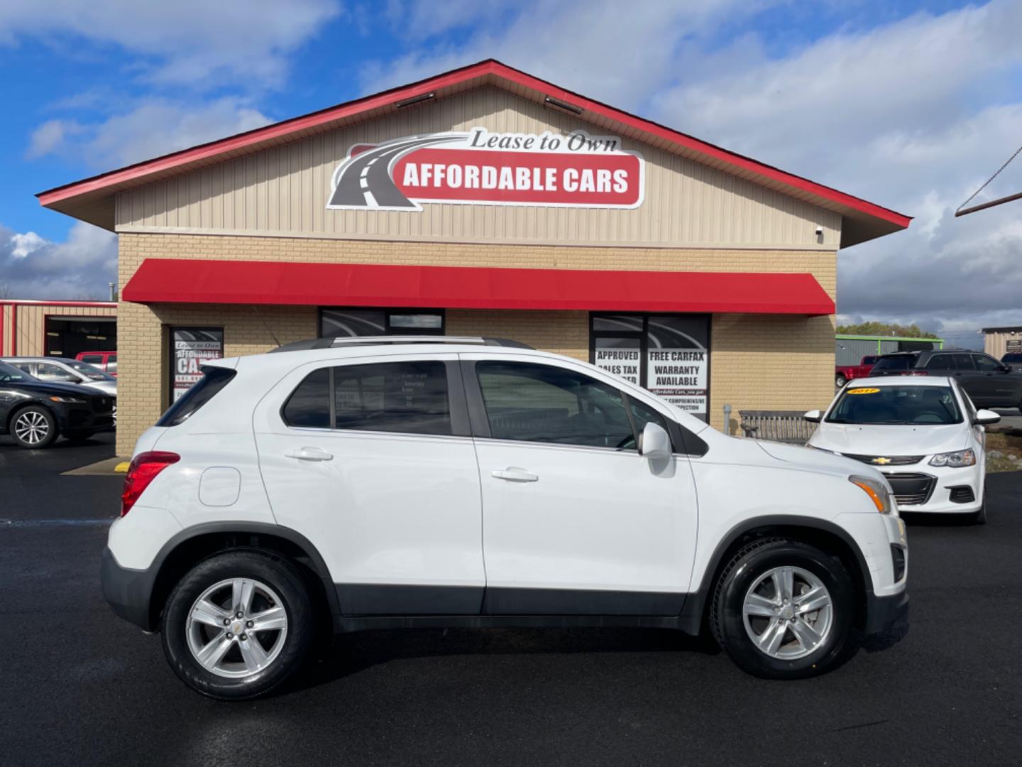 2015 White Chevrolet Trax (KL7CJLSB3FB) with an 4-Cyl, Turbo, 1.4 Liter engine, Automatic, 6-Spd transmission, located at 8008 Warden Rd, Sherwood, AR, 72120, (501) 801-6100, 34.830078, -92.186684 - Photo#0